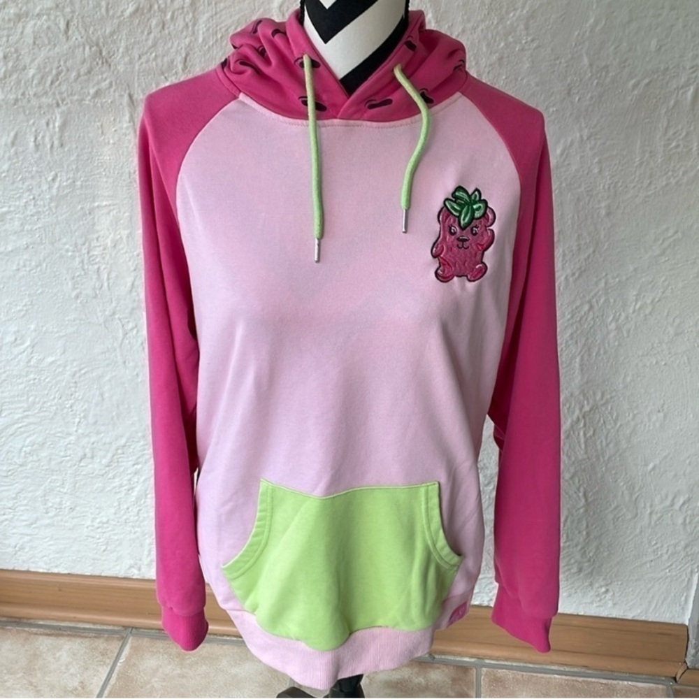 Women’s NWOT Moriah Elizabeth Strawbeary hoodie